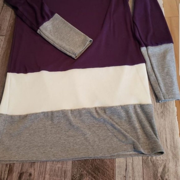 Dress - Picture 2 of 8